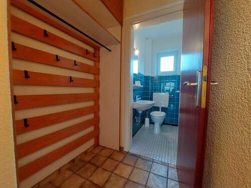 Garderobe und Gäste-WC EG - 