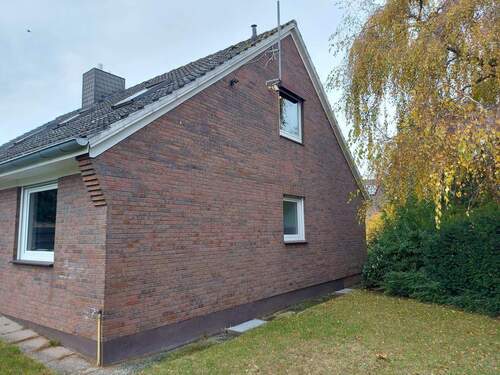 Rückansicht vom EFH - 3 Zimmer Einfamilienhaus zum Kaufen in Neumünster