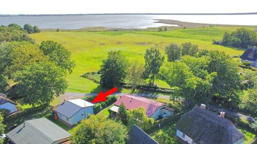Luftbild mit Südostblick - 3 Zimmer Bungalow zum Kaufen in Wieck a. Darß