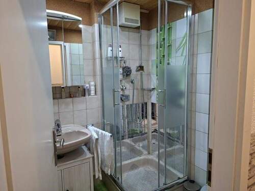 Duschbad Einliegerwohnung EG - 