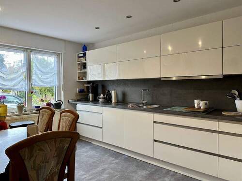 Wohnung EG - Küche - 9 Zimmer Mehrfamilienhaus, Wohnhaus in Minderlittgen