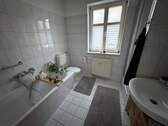 Badezimmer - Etagenwohnung mit 60,00 m&sup2; in Eisenberg zur Miete