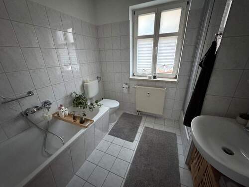 Badezimmer - Etagenwohnung mit 60,00 m&sup2; in Eisenberg zur Miete