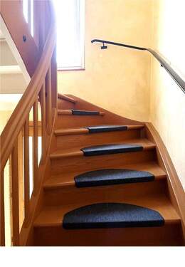 Treppenhaus OG - 6 Zimmer Mehrfamilienhaus, Wohnhaus in Offenburg-Zunsweier