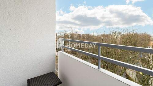 Loggia 2 - 3 Zimmer Etagenwohnung zum Kaufen in Steinbach (Taunus)