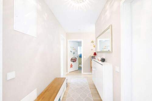 einladender Eingangsbereich - Etagenwohnung mit 98,00 m&sup2; in Hamburg zum Kaufen