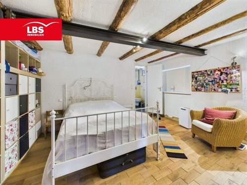 Schlafzimmer EG - 8 Zimmer Einfamilienhaus zum Kaufen in Bonn