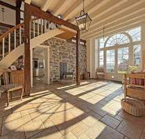 Sonnenverwöhnt & großzügig: Hochwertig ausgebaute Scheune mit eigenem Garten - Hungen Villingen