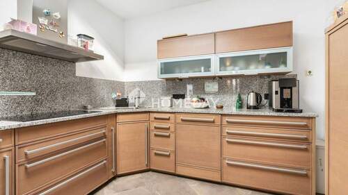 Küche 2 1 - Etagenwohnung mit 145,00 m&sup2; in Stuttgart zum Kaufen