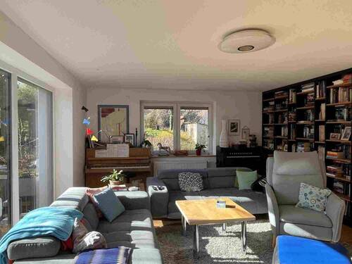 Wohnzimmer - 8 Zimmer Mehrfamilienhaus, Wohnhaus in Waldbrunn