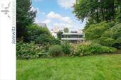 001 - Gartenansicht - Absolute Toplage in Bielefeld-West: Großzügiges Einfamilienhaus mit zusätzlichem Baugrundstück