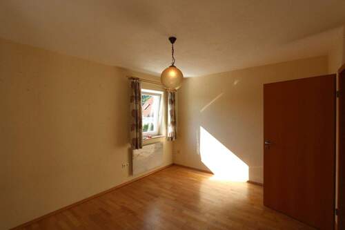 Schlafzimmer - 6 Zimmer Einfamilienhaus in Colmberg