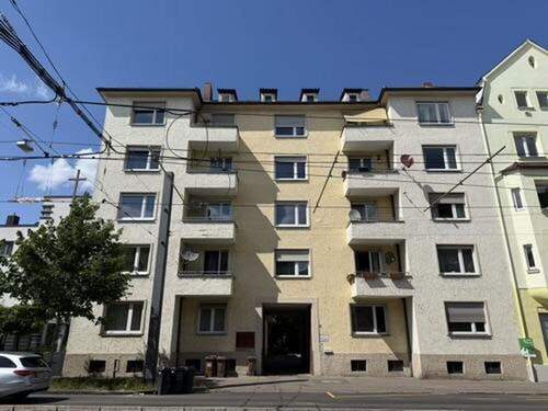 Südseite Wohnhaus - Große 3,5-Zi.-Wohnung in Ulm - 105 m², Balkon, Stellplatz, privat