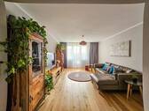 Wohnzimmer (19).jpg - HOMESK - Bezugsfreie, kernsanierte 3-Zimmer-Wohnung mit Südwest-Balkon, 2 Bädern & Wohnküche