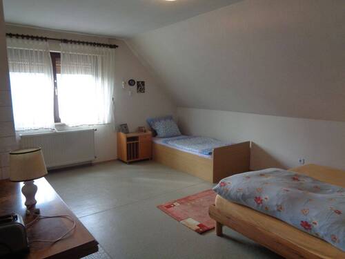 Ein Schlafzimmer DG - 