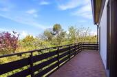 ...weitläufigen Balkon mit Ausblick - 
