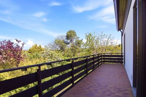 ...weitläufigen Balkon mit Ausblick - 