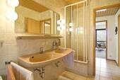 ...und Dusche - 
