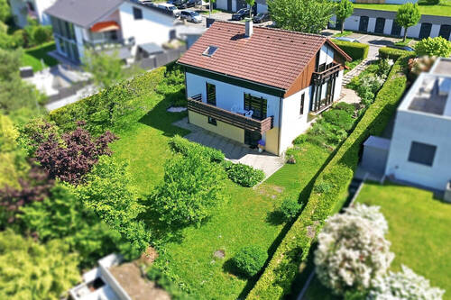 Das Haus von hinten - Einfamilienhaus in ruhiger Lage mit großem Garten und Aussicht auf dem Salzert