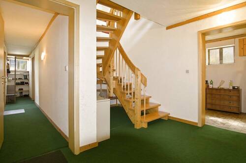 UG - Treppen zum Untergeschoss - 