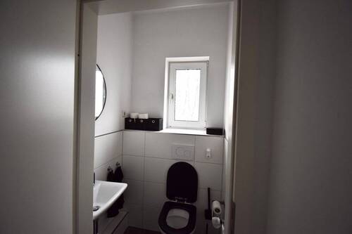 EG - WC - 