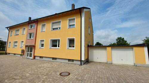 Garagen.jpg - 1 Zimmer Mehrfamilienhaus, Wohnhaus zum Kaufen in Altenstadt a.d.Waldnaab