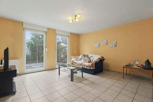 Wohnzimmer - 5 Zimmer Reihenmittelhaus zum Kaufen in Raunheim