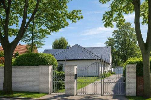 AnsichtTor - 7 Zimmer Einfamilienhaus in Rheine / Dutum