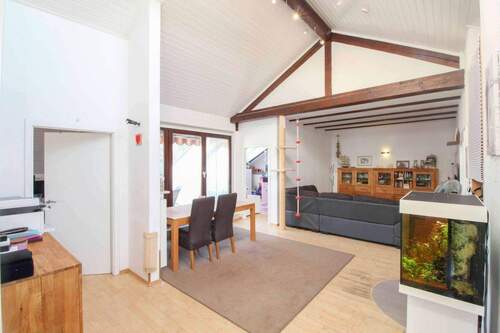 Wohnraum - Lichtdurchflutete Dachgeschosswohnung mit Terrasse und TG-Stellplatz in Olching!