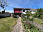 Blick v. Garten aufs Haus - kleines Haus für 2 Personen sucht Neuanfang