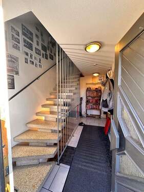 Flur bewohnt damals - 3 Zimmer Reihenendhaus zum Kaufen in Nürnberg