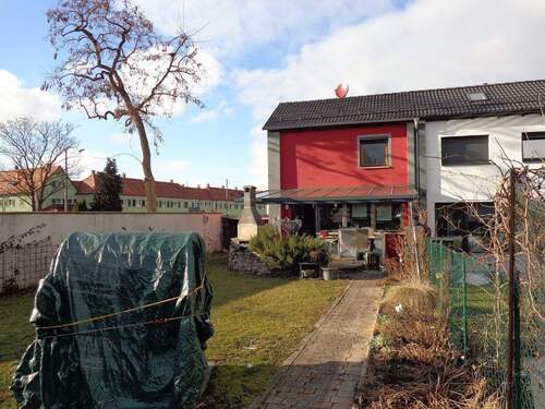 Ansicht aus dem Garten von Süden aus - Reihenendhaus mit 80,00 m&sup2; in Nürnberg zum Kaufen