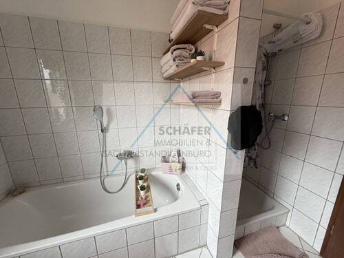 Wanne und Dusche - 