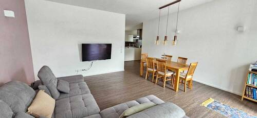 Wohn- und Essbereich - Moderne, neuwertige und voll möblierte 2-Zimmer-Wohnung am Altstadtrand von Amberg