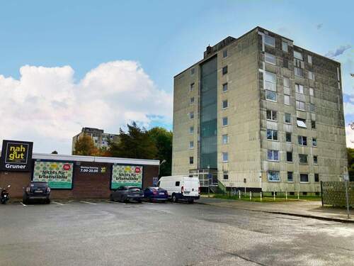 Straßenansicht - 3 Zimmer Eigentumswohnung - Angebotsverfahren