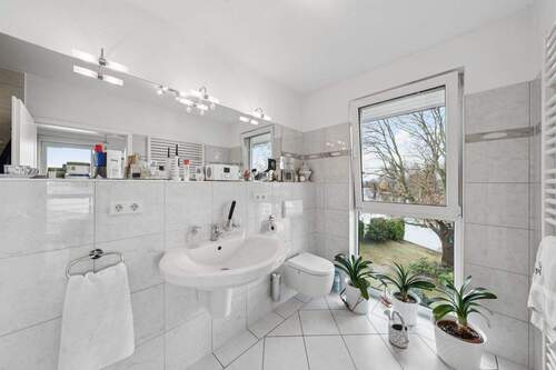 zweites Bad im Obergeschoss - 