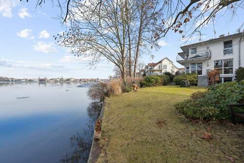 Garten mit direktem Wasserzugang - 6 Zimmer Doppelhaushälfte zum Kaufen in Berlin