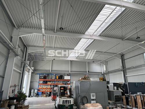 Raumhöhe über 8 Meter - 800 m² - Produktionshalle - A7 - 4.500,00&nbsp;EUR Kaltmiete,