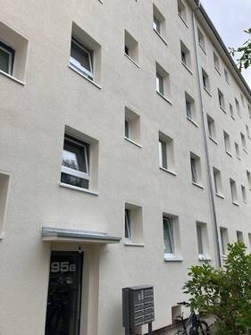 Ansicht des Hauseingangs Landskronstraße 95a - 2 Zimmer Etagenwohnung in Darmstadt
