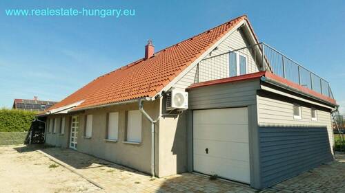 Bild 2 - 4 Zimmer Einfamilienhaus zum Kaufen in Sármellék
