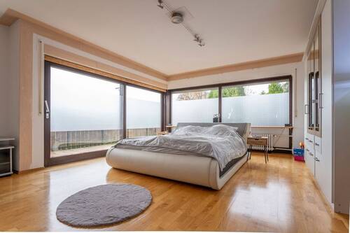 Das eigentliche Wohnzimmer jetzt Schlafzimmer - 