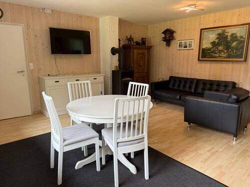 Wohn-/Esszimmer - 