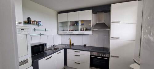 Bild 1 - Helle 2-Zimmer Wohnung mit Südbalkon und Einbauküche