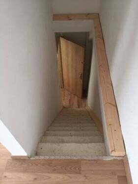 Zugang Wohnung - 1 Zimmer Etagenwohnung zur Miete in Chemnitz