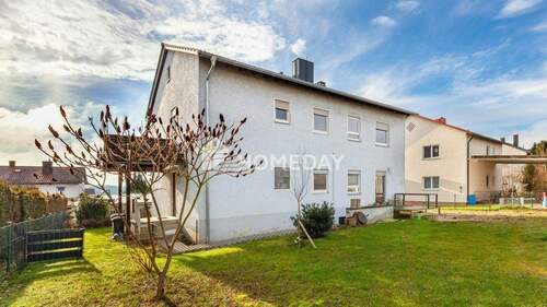 Außenansicht 3 - Mehrgenerationenwohnen oder Vermietung: Zweifamilienhaus mit Potenzial in Ebermannsdorf