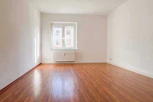 Wohnzimmer - 4 Zimmer Etagenwohnung zur Miete in Chemnitz