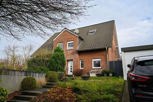 Außenansicht - Ruhig wohnen zwischen Hattingen und Bochum - Gepflegte Doppelhaushälfte mit Kamin, Garage, Garten