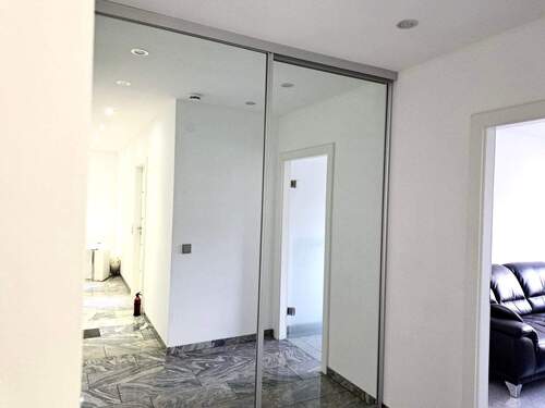 Garderobe - 5 Zimmer Etagenwohnung zum Kaufen in Friedrichsthal