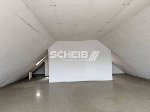 Raumhöhe bis zu 3,24 m - Büro zur Miete in Crailsheim