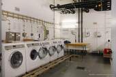 Zahlreiche Waschmöglichkeiten im Gemeinschaftsbereich - 